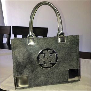 🧣Classic Tory🧣